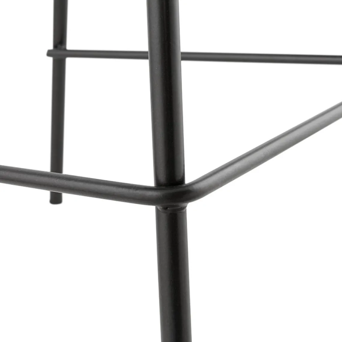 ALTEREGO Tabouret snack mi-hauteur 'PLUMAR MINI' en tissu bouclé blanc et pied en métal noir Discount