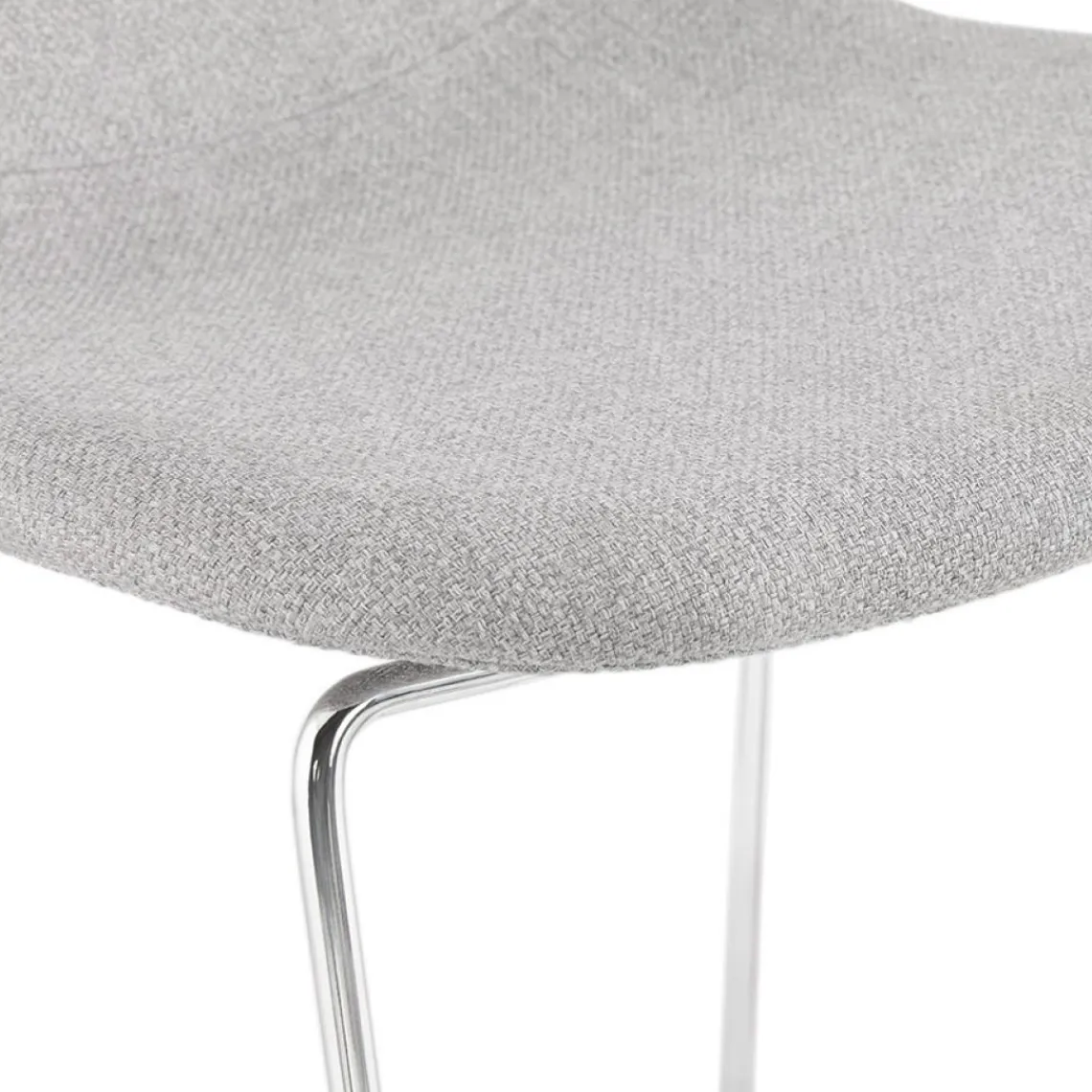 ALTEREGO Tabouret snack mi-hauteur empilable 'FAKIR MINI' en tissu gris clair et pied en métal chromé New