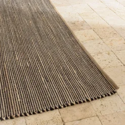 Macabane Tapis rectangulaire en jute et coton couleur sable et noir QUENTIN