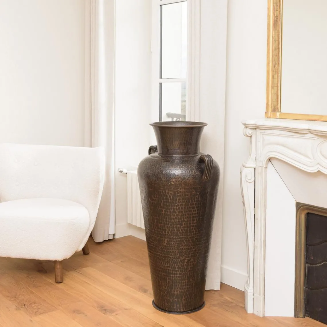 Macabane Vase alu avec anses couleur cuivre noir antique HONORE Hot