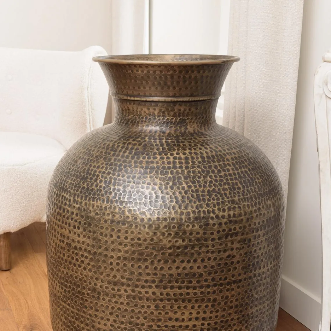Macabane Vase alu couleur laiton noir antique effet martelé HONORE Best